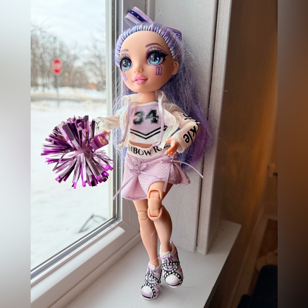 Rainbow High Cheer Doll Violet Willow